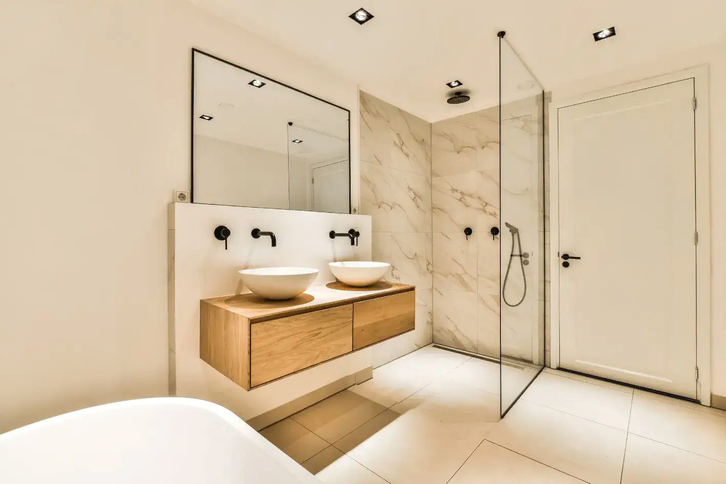 Temiz ve modern banyo tadilatı bitmiş proje detayı
