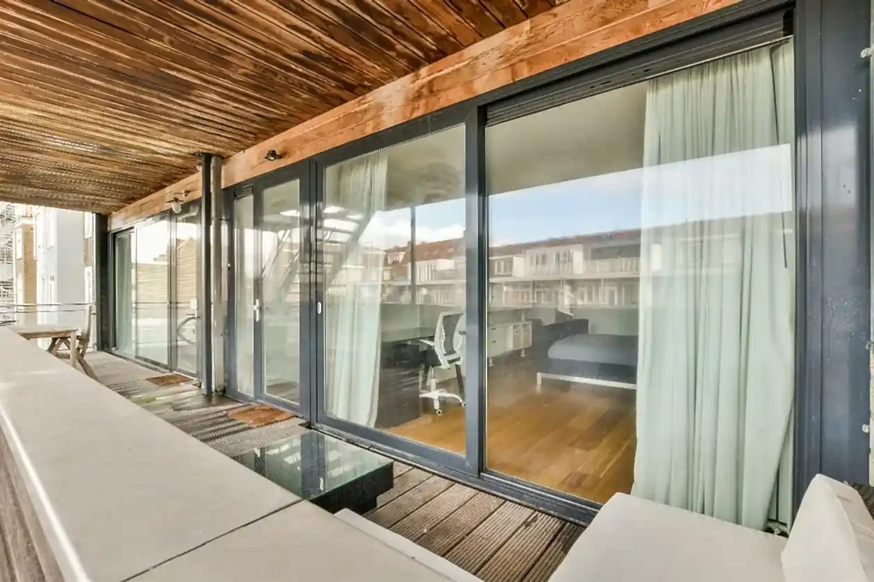 Isıcamlı katlanır cam balkon modelleri ve sistemleri